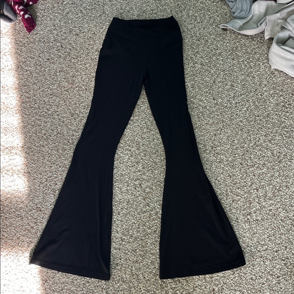 Aerie black flare leggings - Picture 2 of 6